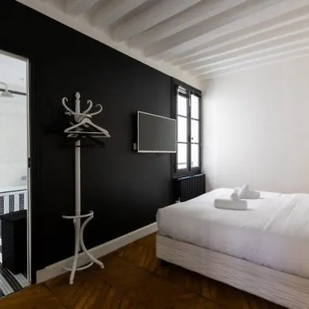 Bauhaus Magic In The Marais *