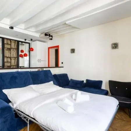 Bauhaus Magic In The Marais Daire Paris