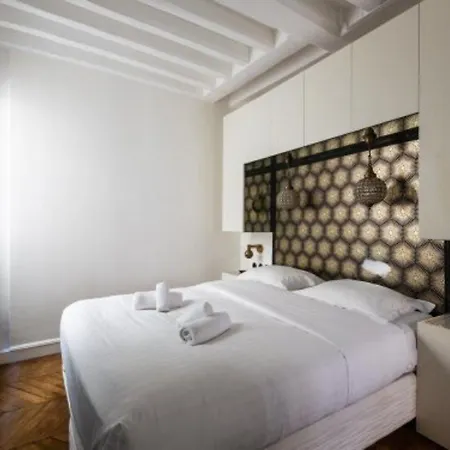 Bauhaus Magic In The Marais * Париж